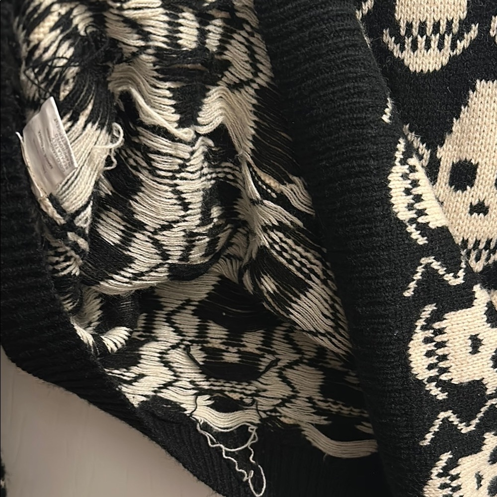 Black and Cream Skull Sweater - Picture 8 of 8